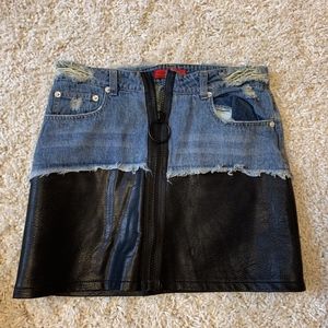 Signature 8 Denim Skirt